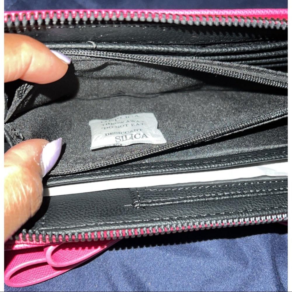BETSEY JOHNSON ~Zip-around Wallet Wrislet (NWT) - Picture 10 of 11